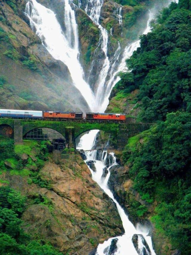 07 Beautiful WaterFall In India