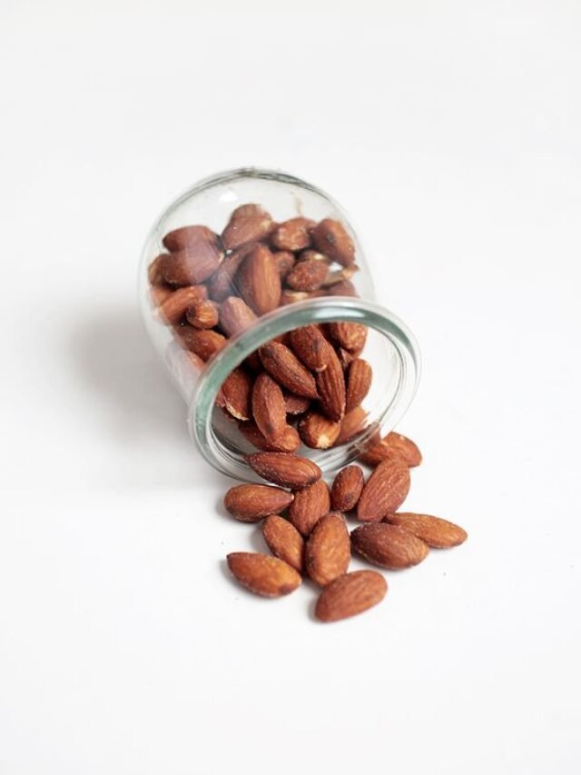 07 Benefits Of Eating Almonds For Eyes